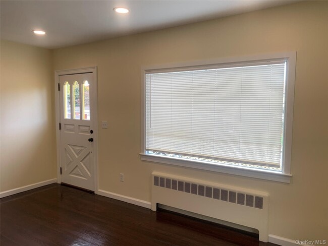 Building Photo - 711 N Division St