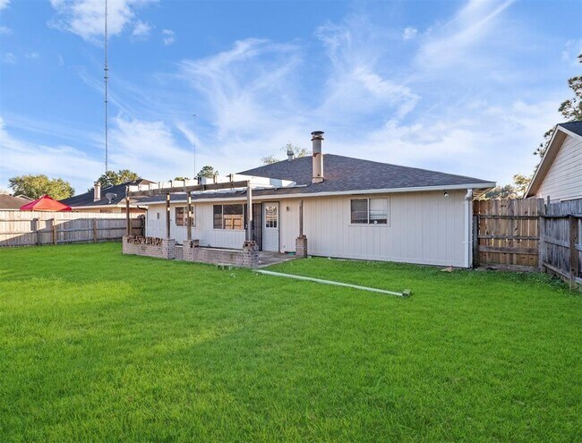 Building Photo - 17135 Quail Park Dr