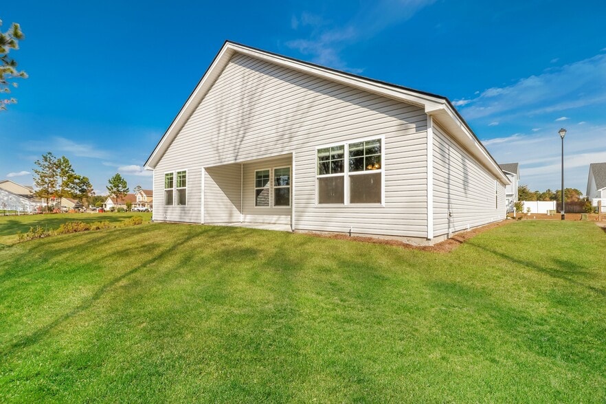 Building Photo - 1127 Autumns Wood Cir E