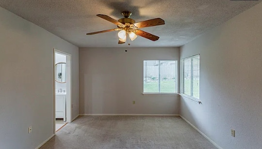 Building Photo - 16503 Fox Den