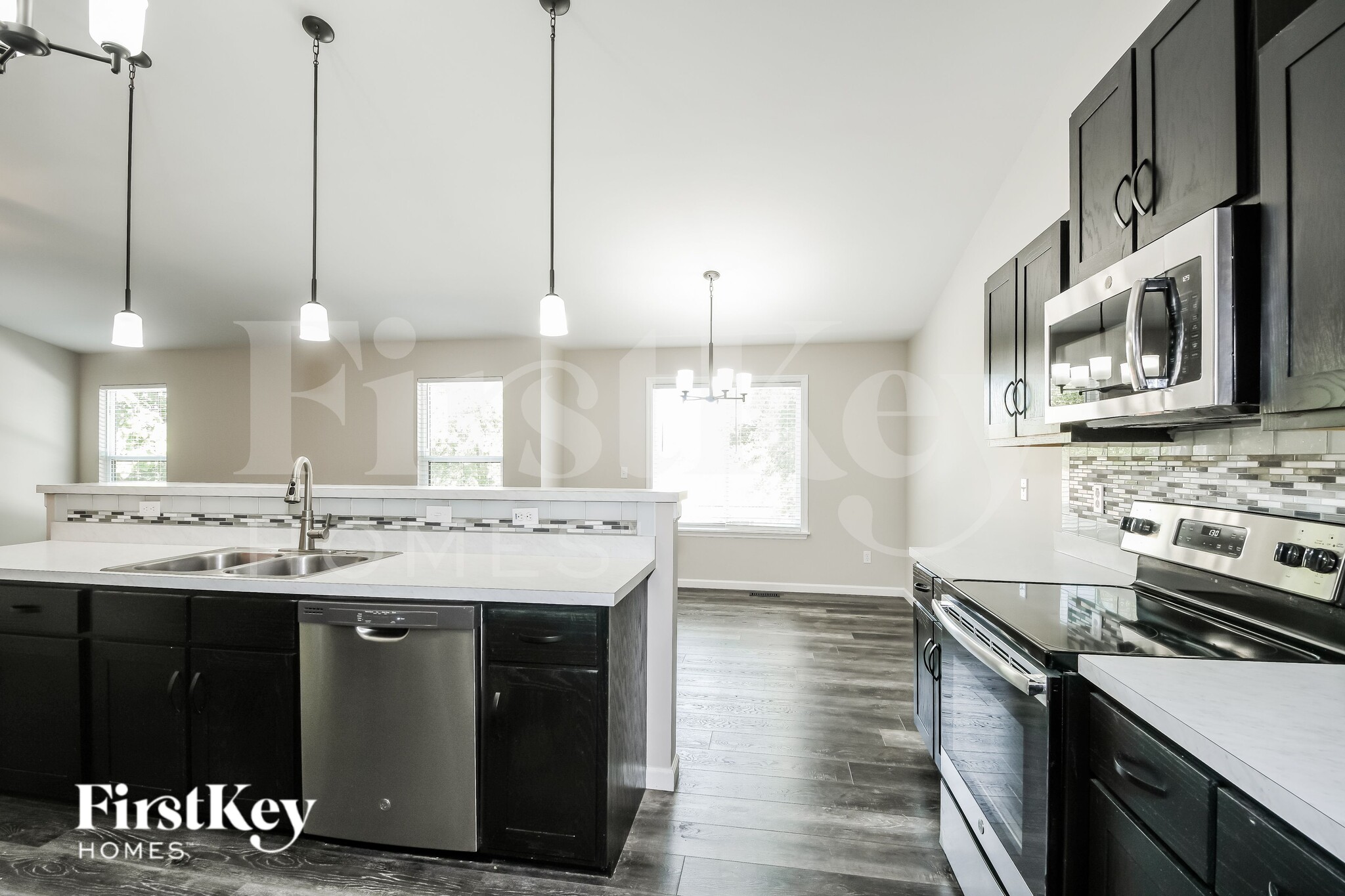 Building Photo - 2220 Tenbrook Rd