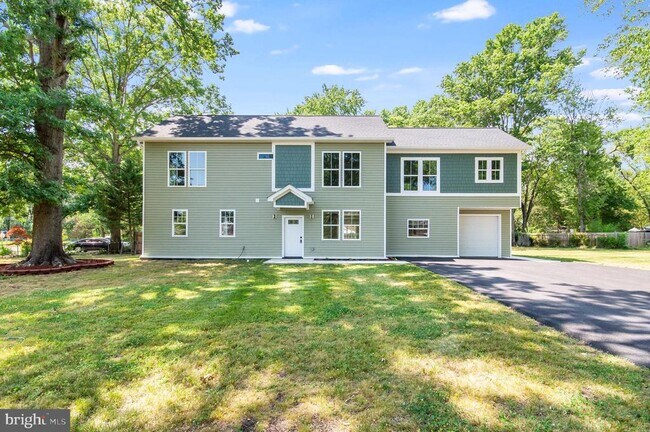 Building Photo - 8830 Badger Dr