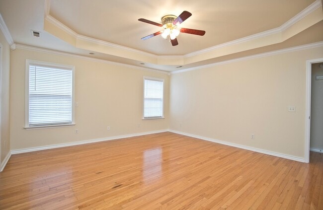 Building Photo - ***402 NE Shasta Court***