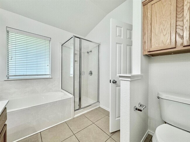Building Photo - 1015 Aiken Dr