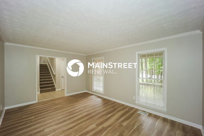 Building Photo - 3 Bedroom Pet-Friendly Home in FAYETTEVILLE, GA with Main Street Renewal