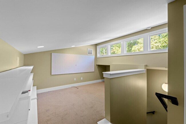 Building Photo - 2609 Oak Haven Dr