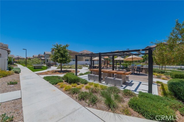 Building Photo - 40277 Birchfield Dr