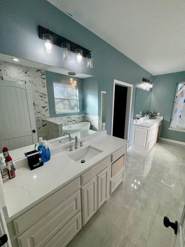 Building Photo - 421 Mt Pleasant St