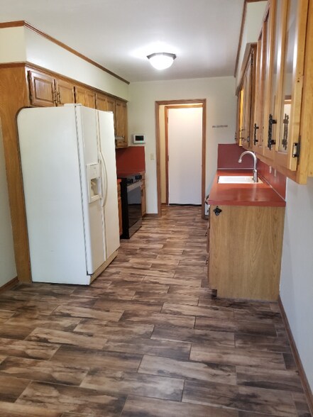 Building Photo - 149 W L St