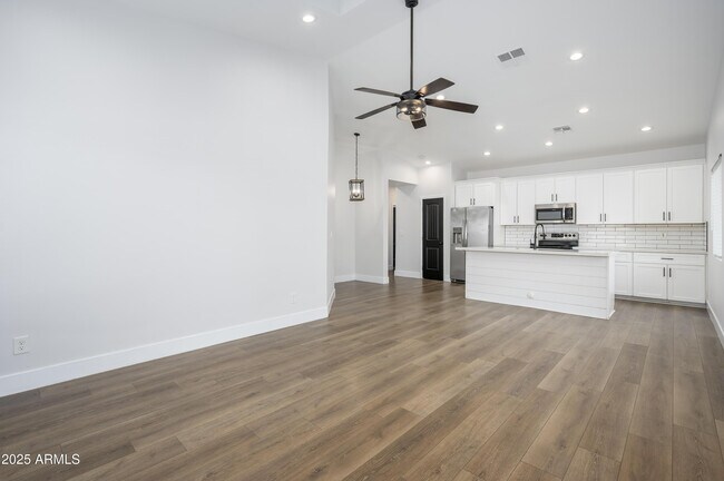 Building Photo - 274 N Delaware St