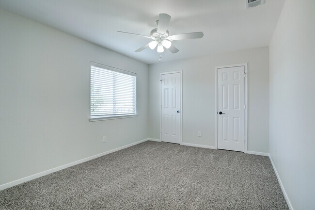 Building Photo - 3203 Wheatmeadow Ct