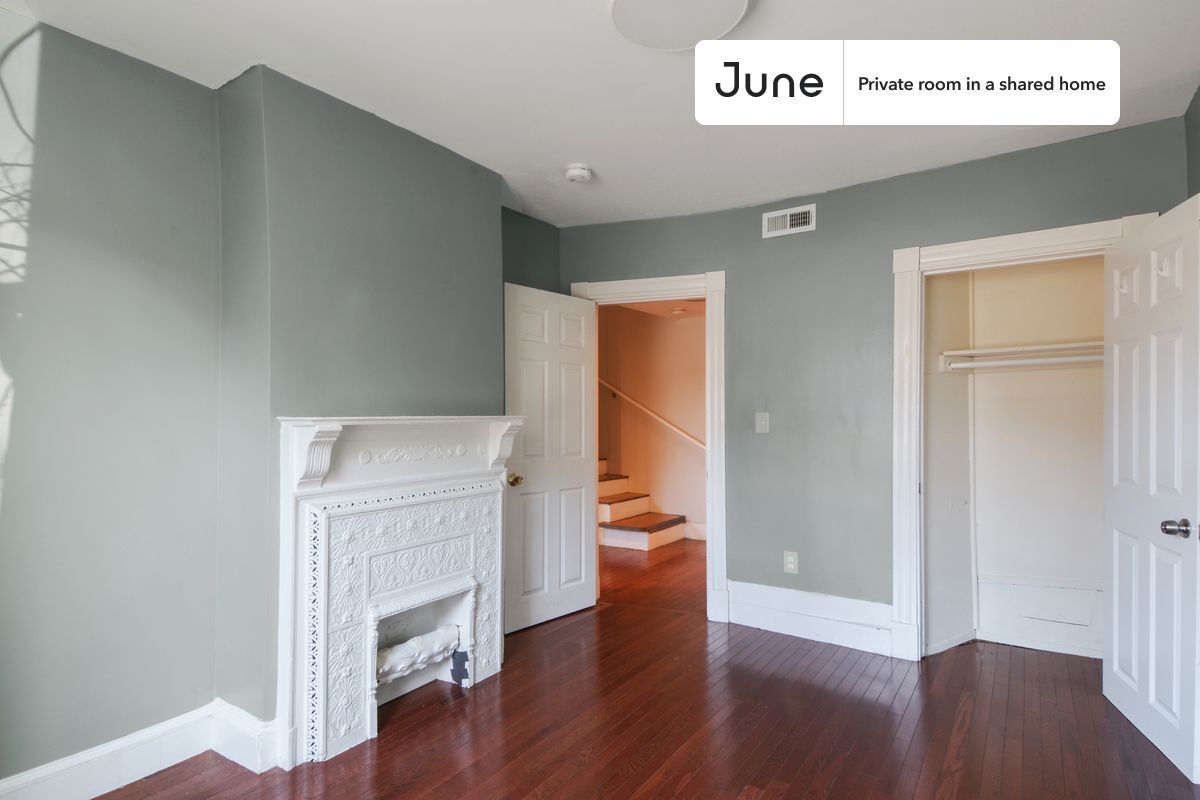 Building Photo - Room in Shared 7 bed/2 bath home in Allston