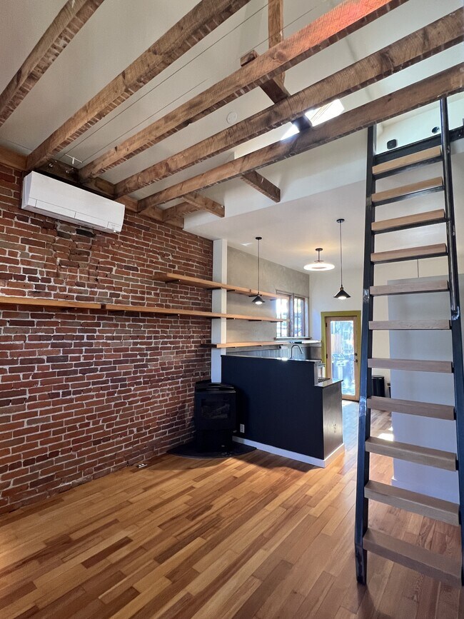 Building Photo - 1106 W 13th Ave