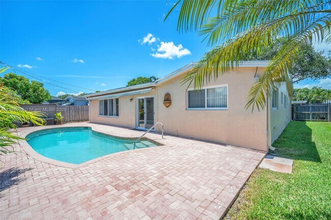 Building Photo - 9200 SW 54th St