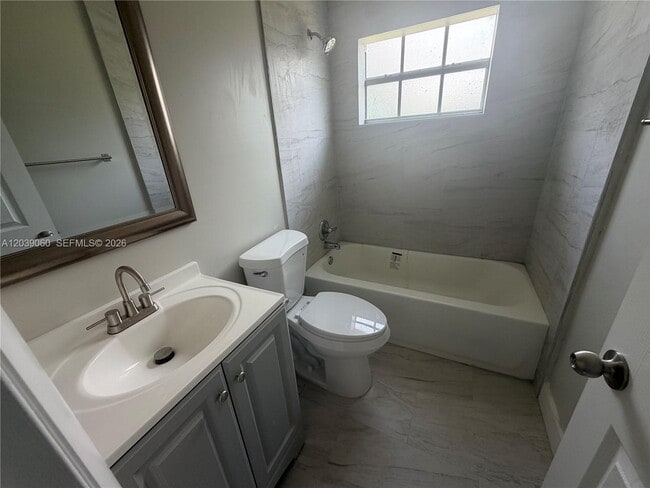 Building Photo - 6321 SW 20th Ct