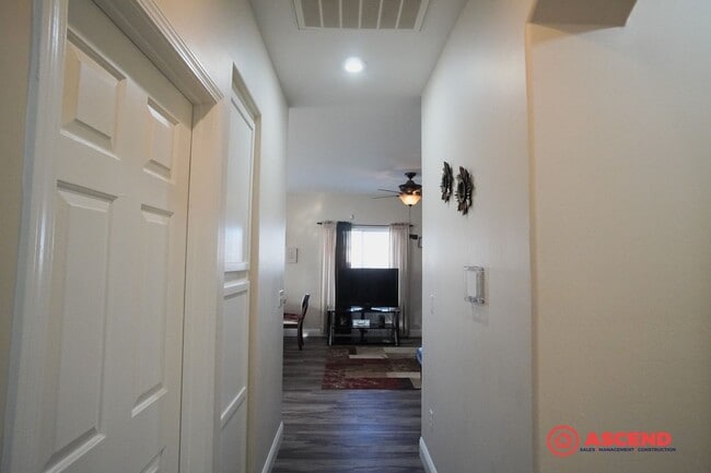 Building Photo - Fully Furnished Home In East Bakersfield!