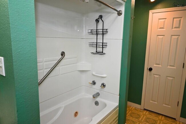 Building Photo - 4644 Bunny Run Dr