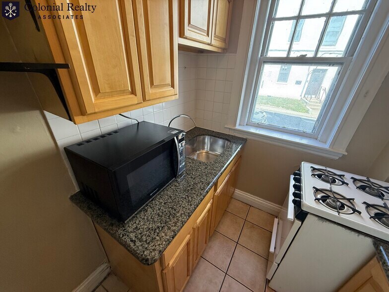 Building Photo - 319 Allston St