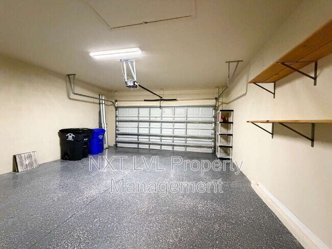 Building Photo - 9453 River Otter Dr