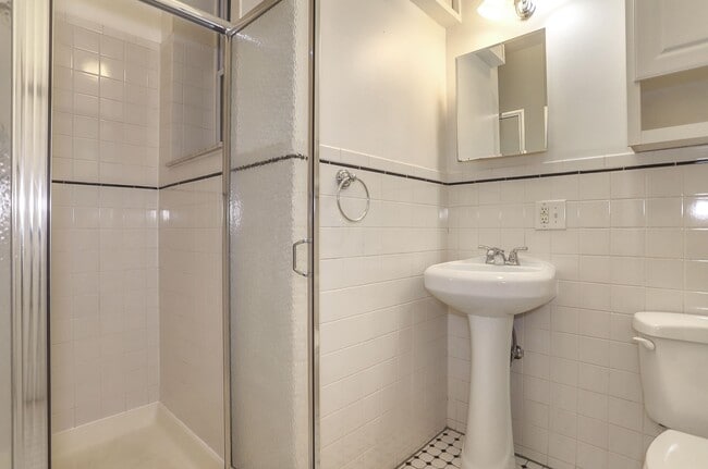 Building Photo - 273 Webster Ave
