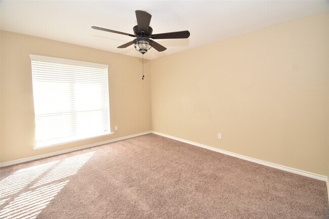 Building Photo - 1330 Westgreen Blvd