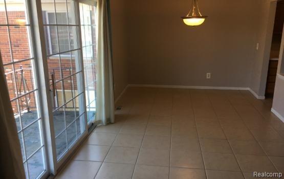 Building Photo - 500 N Fox Hills Dr