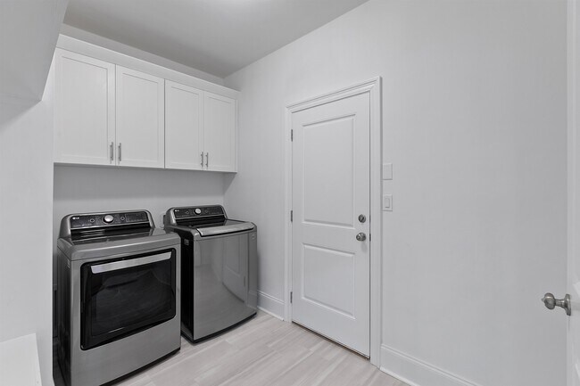 Building Photo - 2505 Mount Vernon Ln