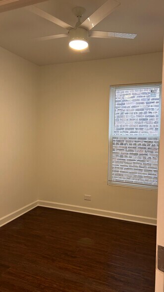 Building Photo - 1657 S Central Park Ave