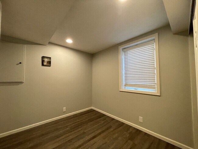 Building Photo - Home For Rent Papillion