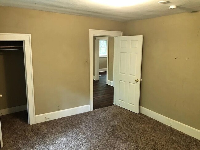 Building Photo - 419 Haynes St