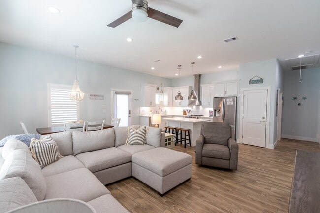 Building Photo - 16511 John Davis Rd