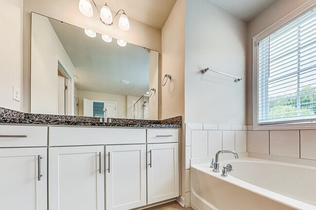 Building Photo - 5301 Ennisworth Ln
