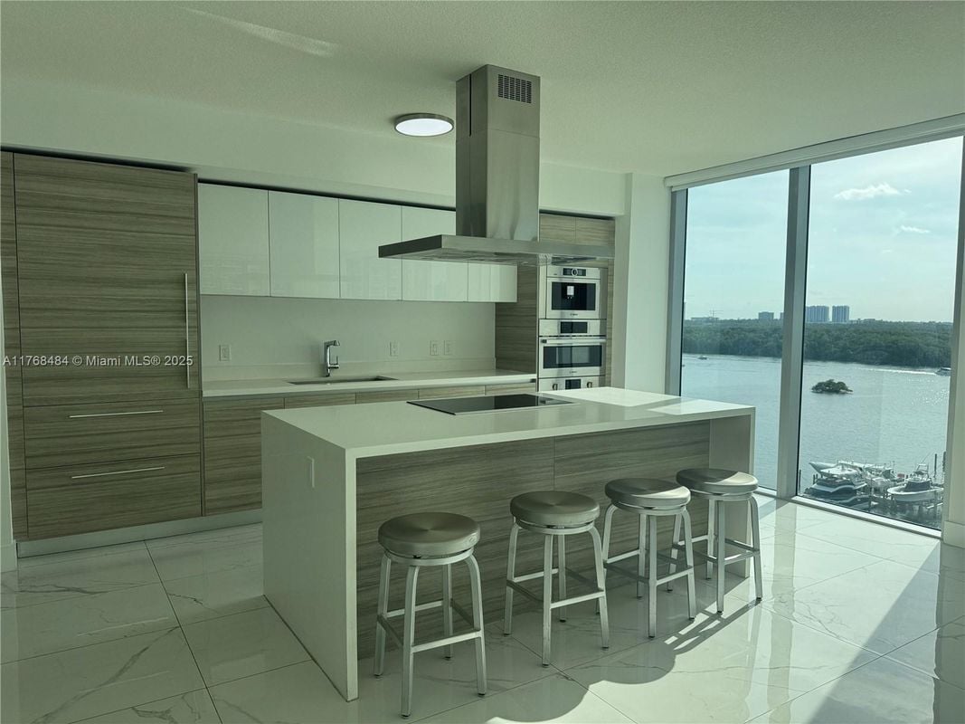 Building Photo - 330 Sunny Isles Blvd
