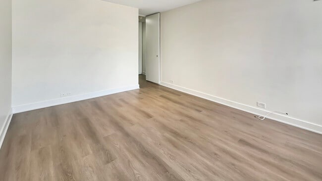 Building Photo - 405 N Wabash Ave