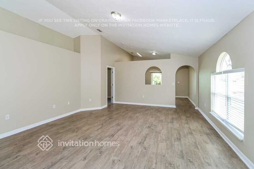 Building Photo - 2733 Maderia Cir