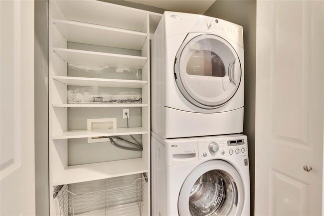 Building Photo - 3317 Dalton St