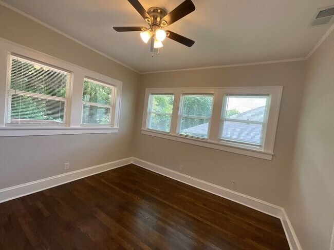 Building Photo - **Bright & Stylish 2 Bedroom Atlanta Home ...