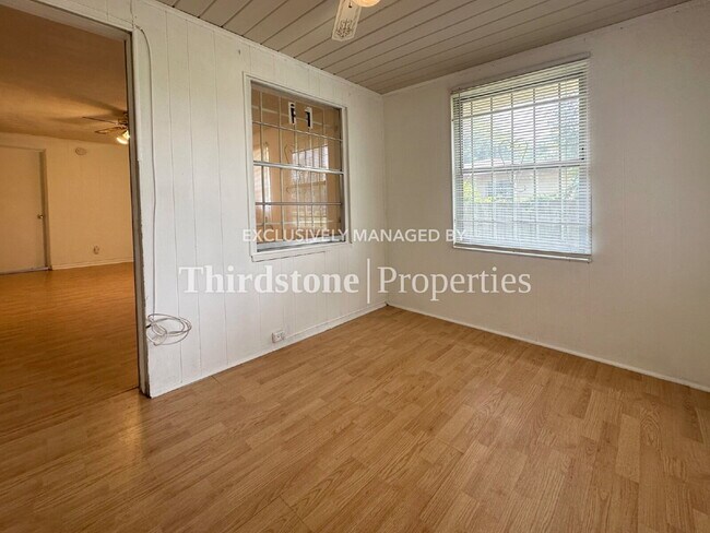 Building Photo - 3317 Jones St