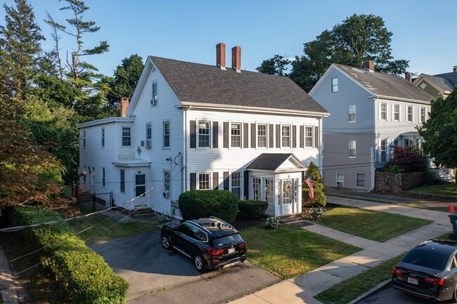 Building Photo - 10 Cushman St