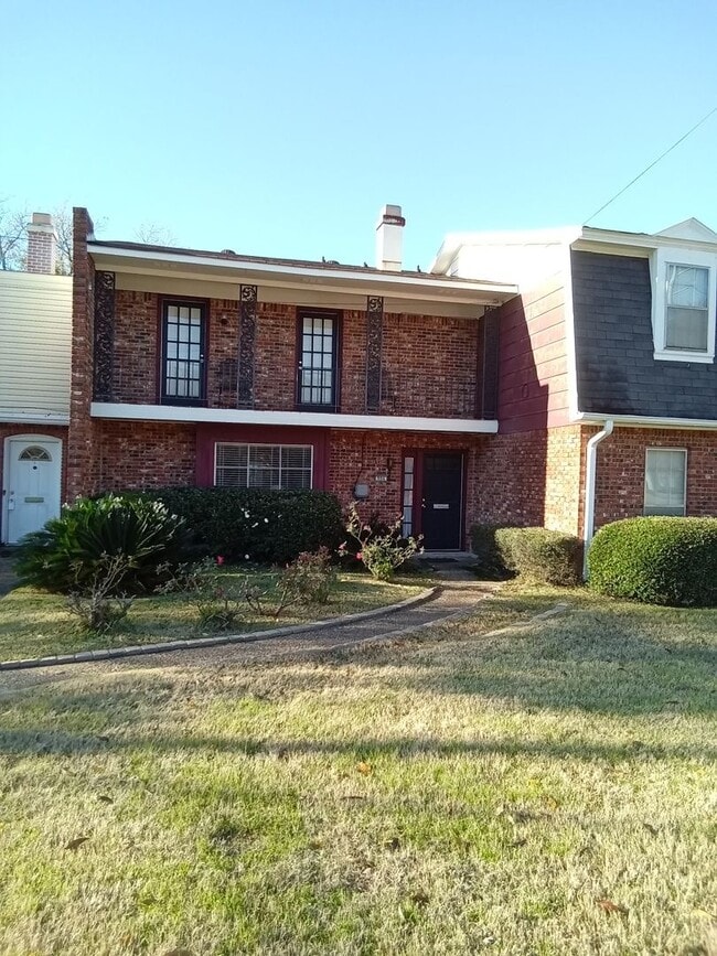 Building Photo - ***Broadmoor / Anderson Island Area***