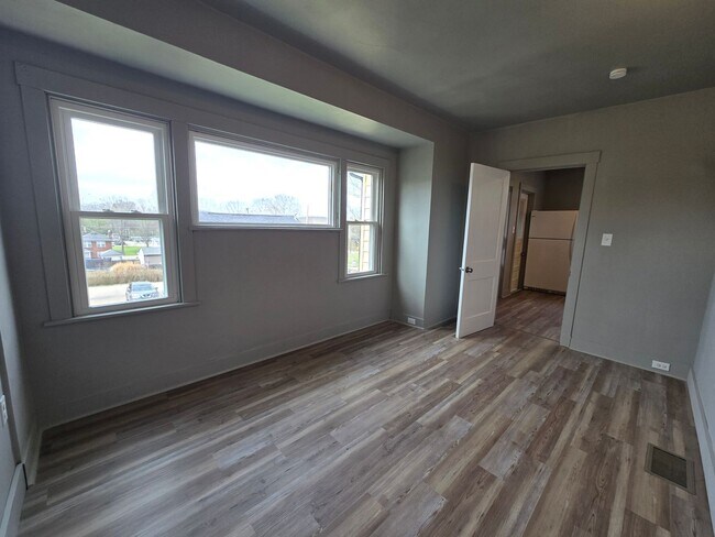 Building Photo - ver5725