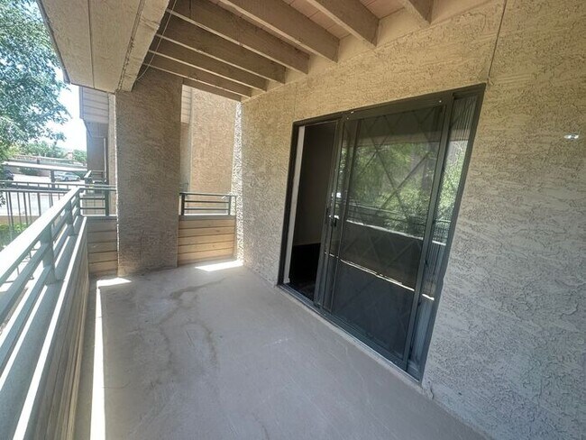 Building Photo - 2 Bed 2 Bath Condo in Old Town Scottsdale