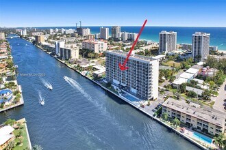 Building Photo - 521 N Riverside Dr