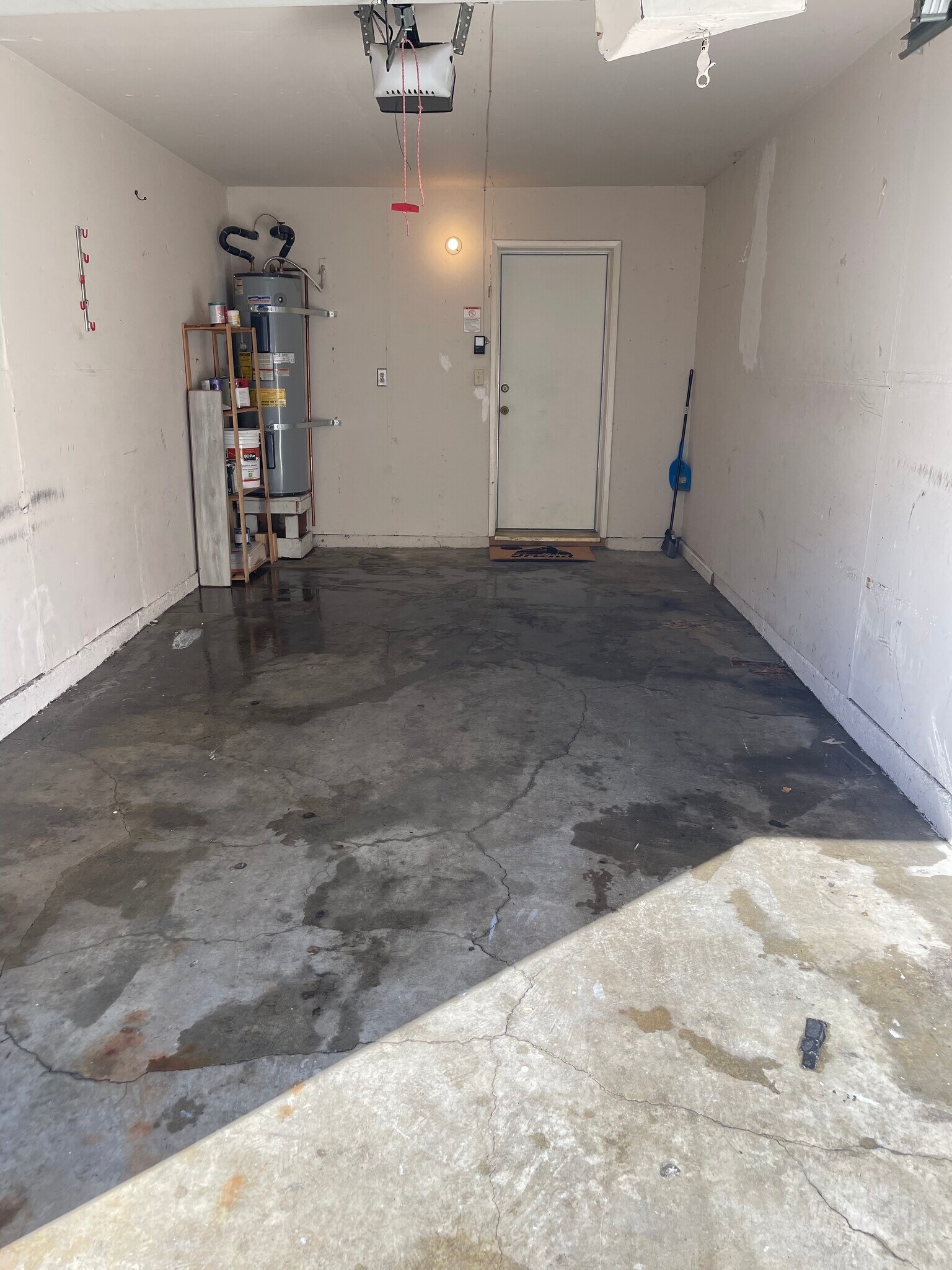 1 car attached garage - 2595 El Portal Dr