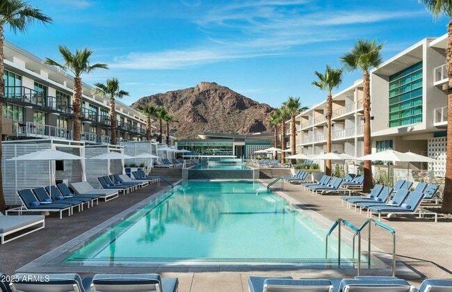 Building Photo - 5455 E Lincoln Dr