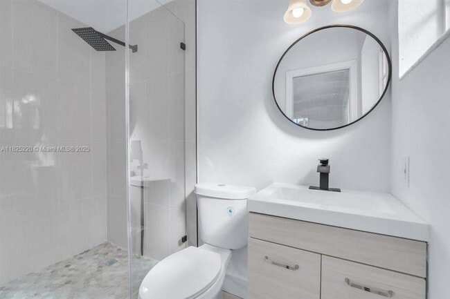 Building Photo - 3 bedroom in Hollywood FL 33021