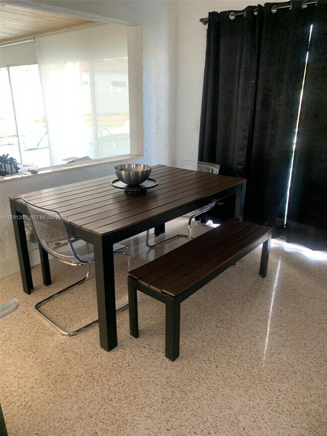 Building Photo - 6003 S Indian River Dr