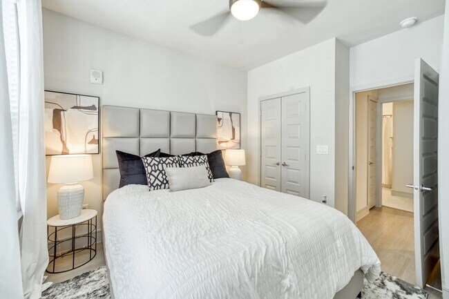 Building Photo - Where Elegance Meets Value – 1 Month Free!