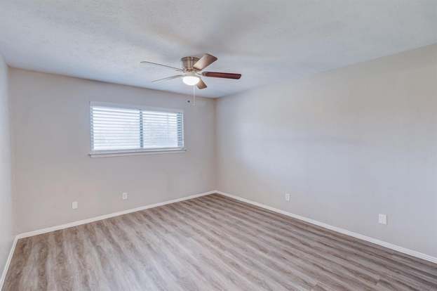 Building Photo - 5742 Marina Dr