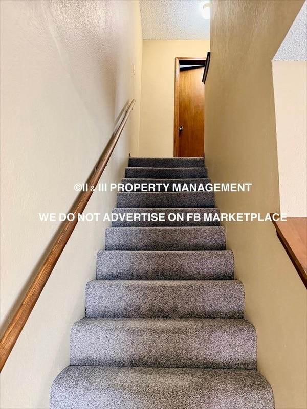 Building Photo - 1424 E Mart-Way Cir